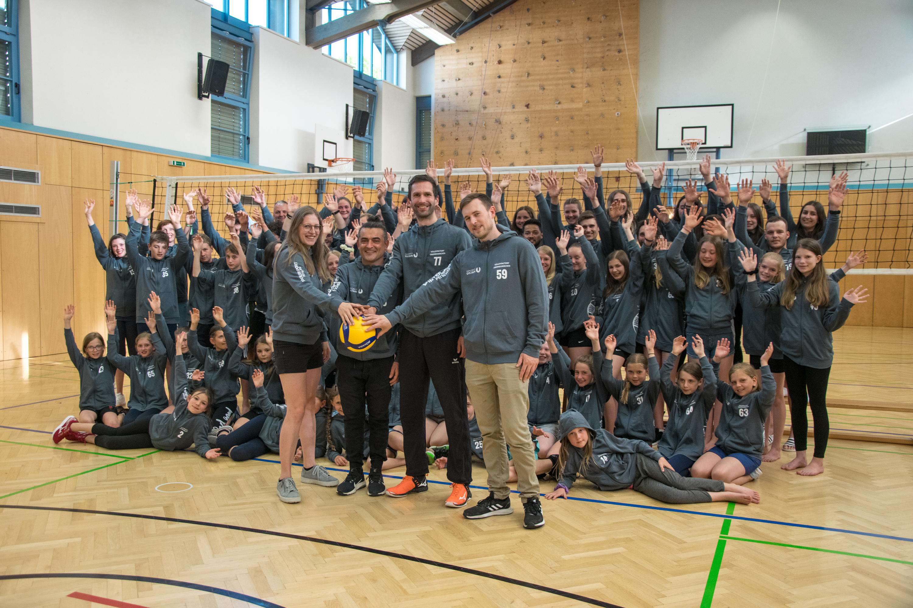 Neue Volleyballwesten